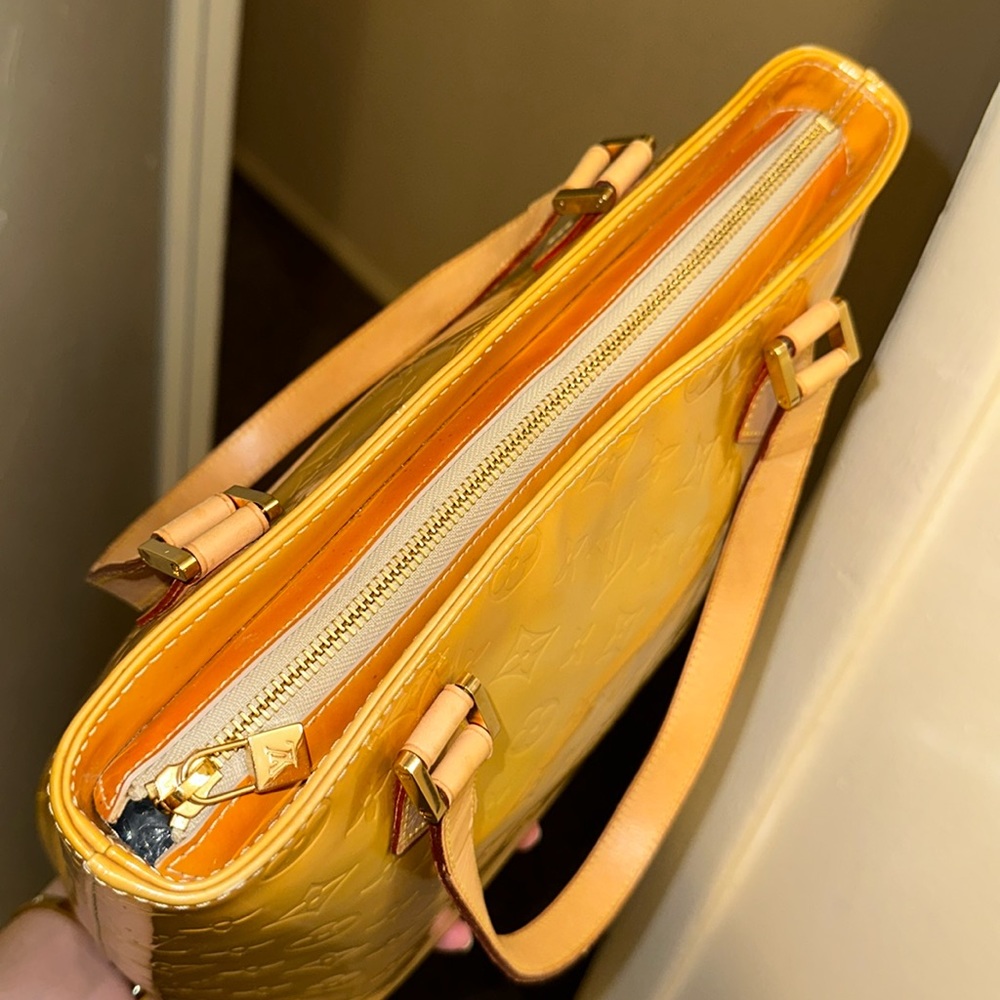 Authentic Louis Vuitton Vernis Houston Shoulder Hand Bag Yellow datecode LW0959 - Picture 5 of 17